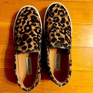 Steve Madden size 7 loafer style slip ons